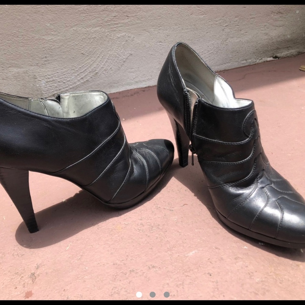 Calvin Klein Beverly leather women’s bootie 7m